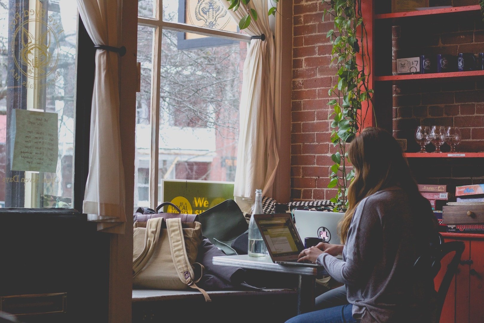 Who Hires Remotely